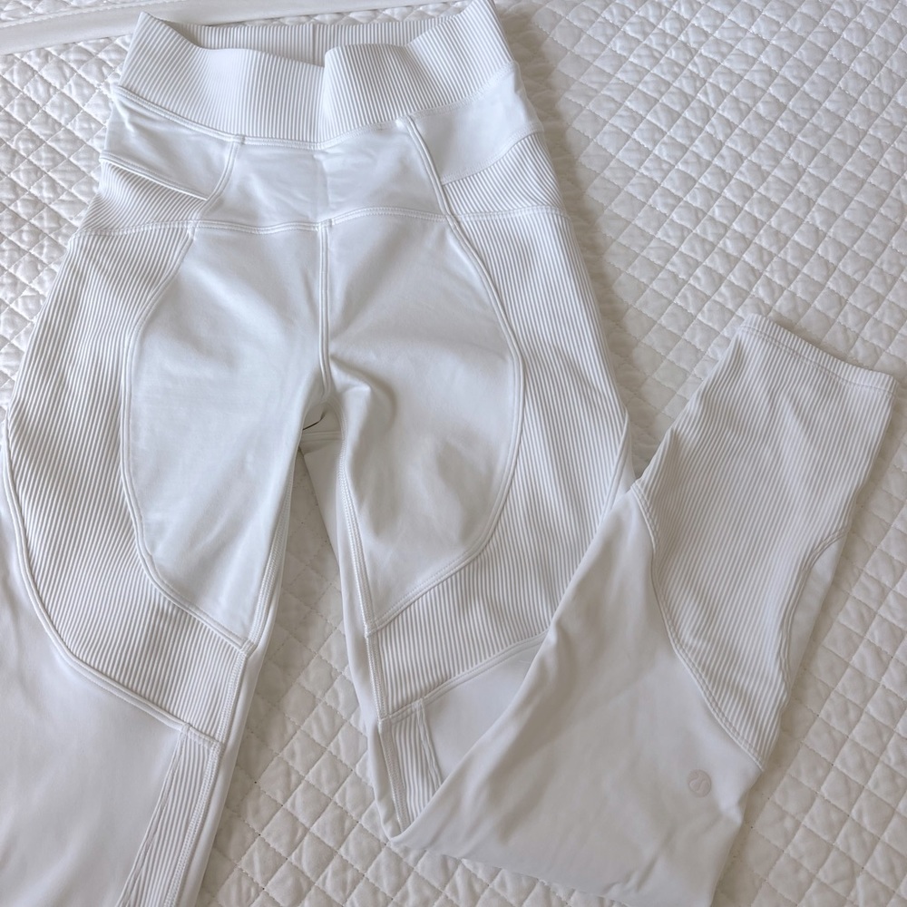 Lululemon - White - limited edition leggings - Size 2